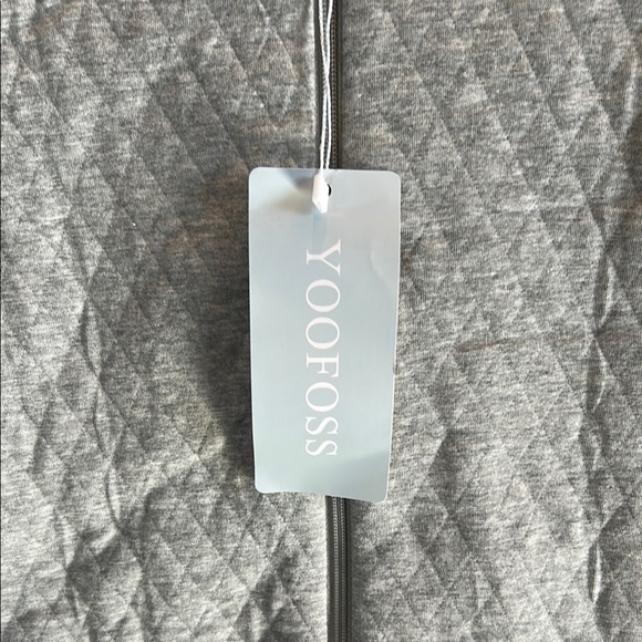 OOFOS Gray One‎ Piece with Sleeveless Design and Zipper Closure - Picture 2 of 5